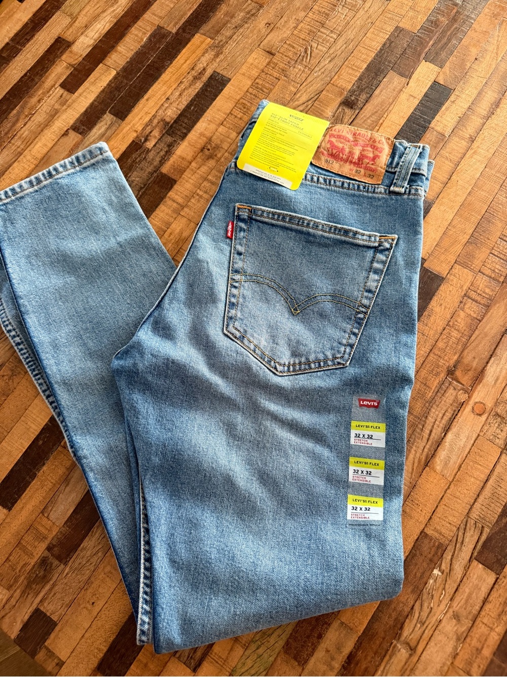 Levi's Men's Light Blue skinny Leg Jeans